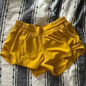Lululemon hotty hot shorts 2.5”